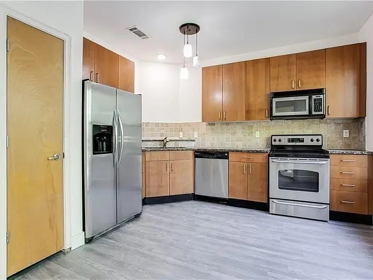898 Oak St SW #1307 — Photo 10