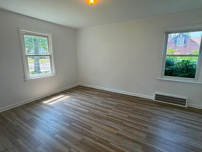760 Babbitt Rd — Photo 12