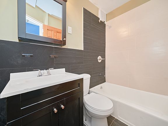 5th image of 432 E 88th St APT 605