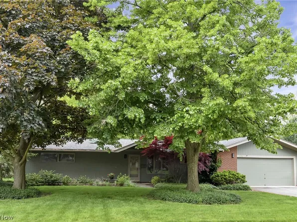 1170 Eriewood Dr, Rocky River, OH 44116