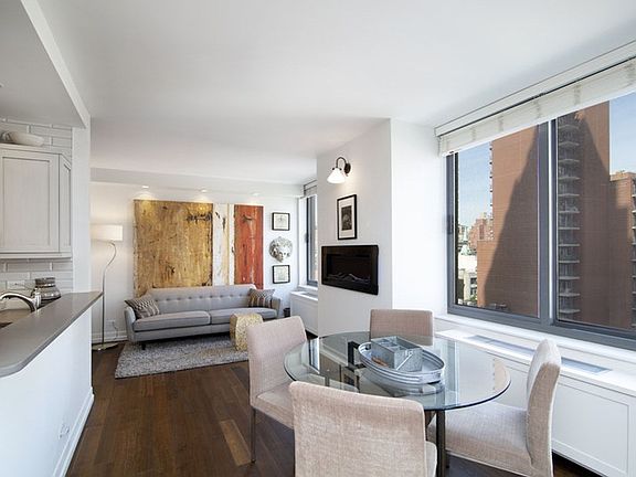 4th image of 300 E 85th St #903/904