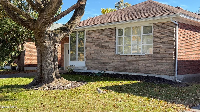 2nd image of 89 Edgewood Avenue