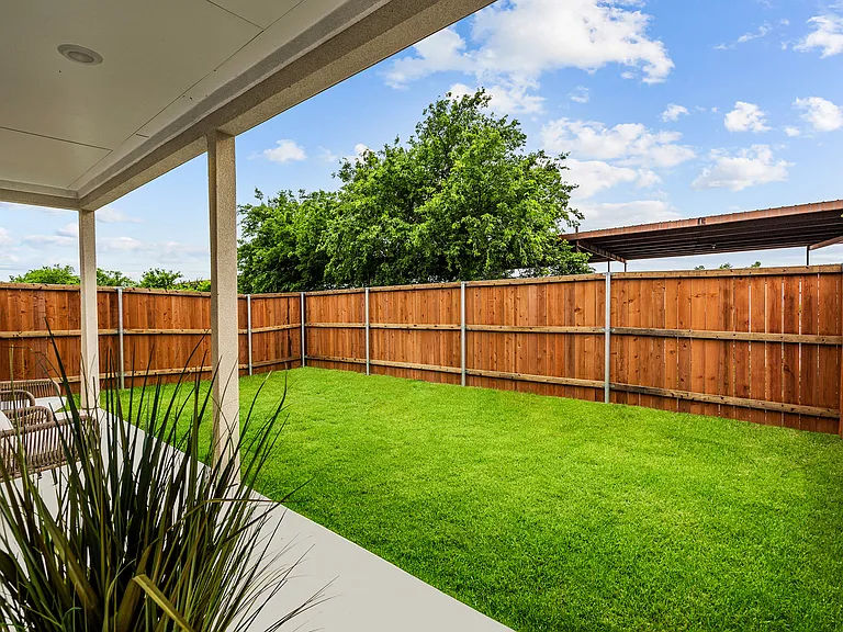 B1-Paloma-Private Fenced Backyard B1-Paloma-Private Fenced Backyard