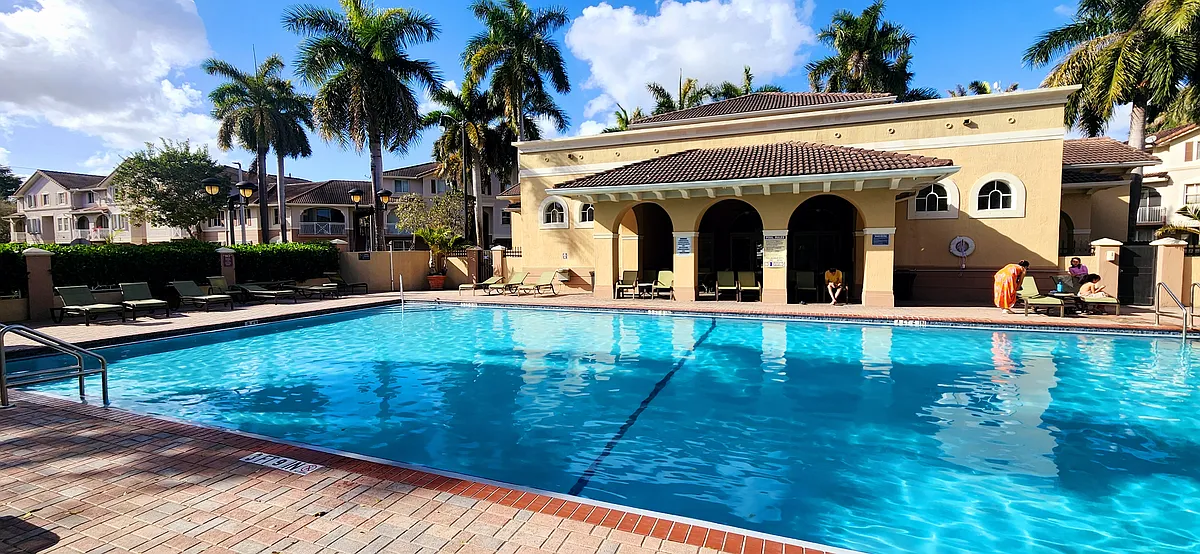 Building Photo - 8858 W Flagler St #2
