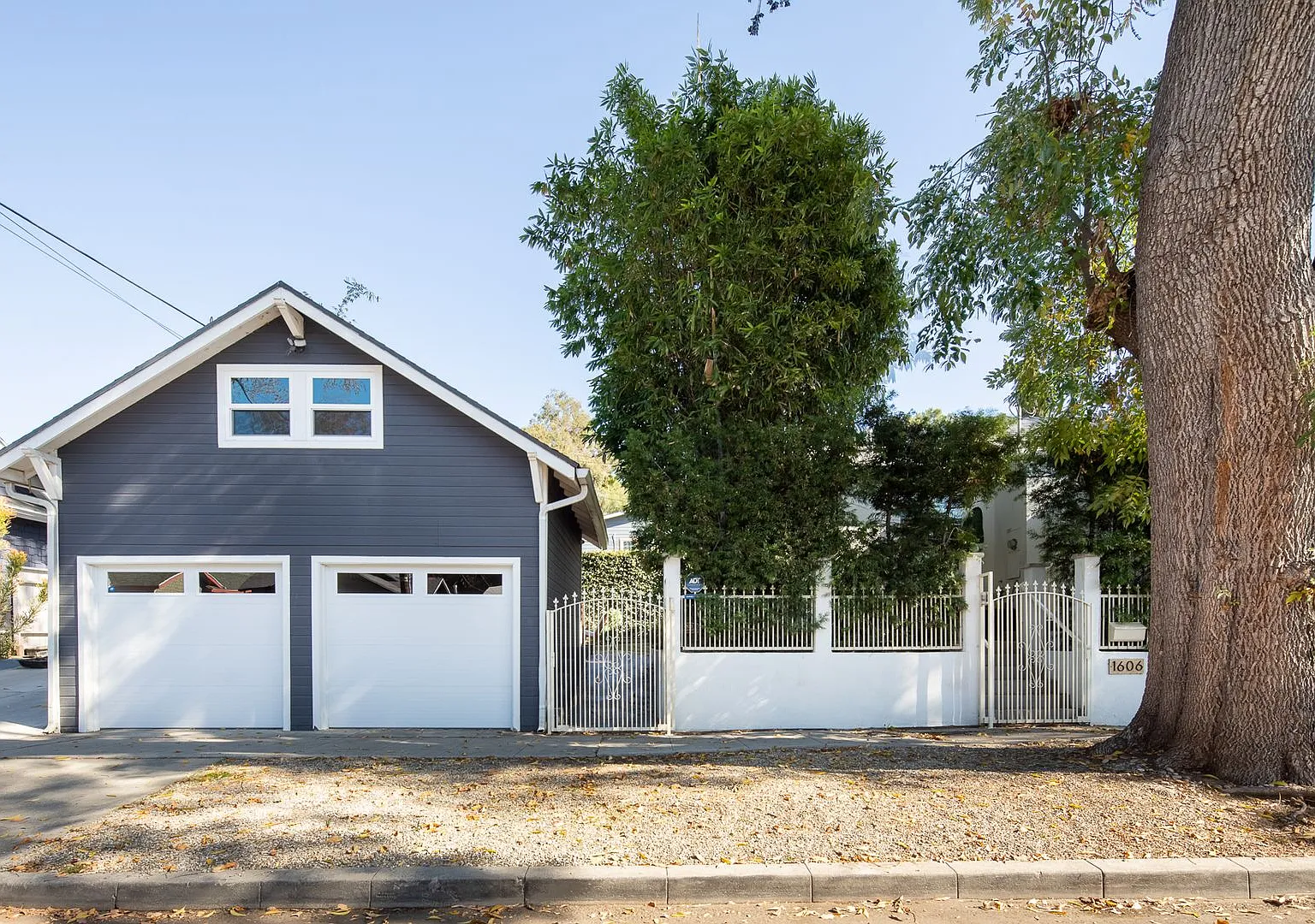 Fully Renovated Los Feliz Home with Private Yard, Two-Car Garage & Creative Studio — Photo 2