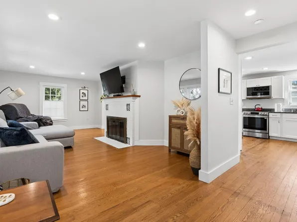 61 Pleasant Street, Brunswick, ME 04011