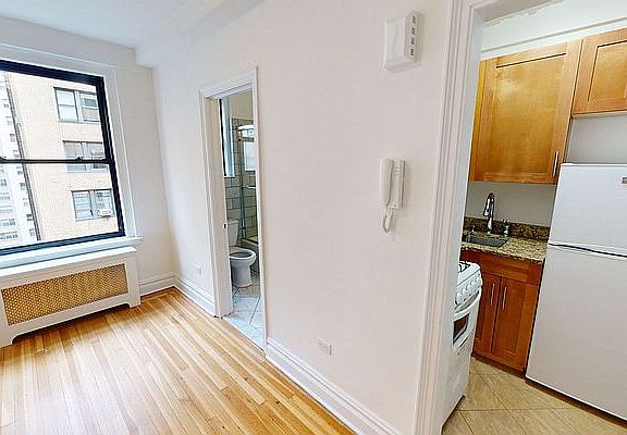 5th image of 405 E 54th St #10G