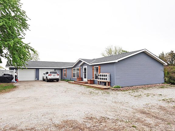 2nd image of 279 SE 36th Ave