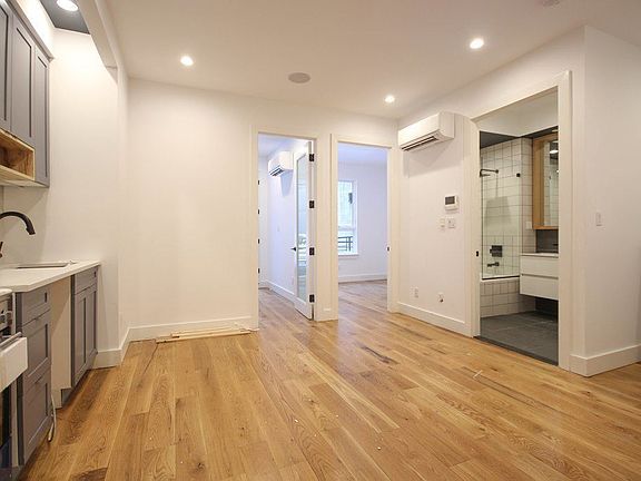 3rd image of 374 Throop Ave APT 4