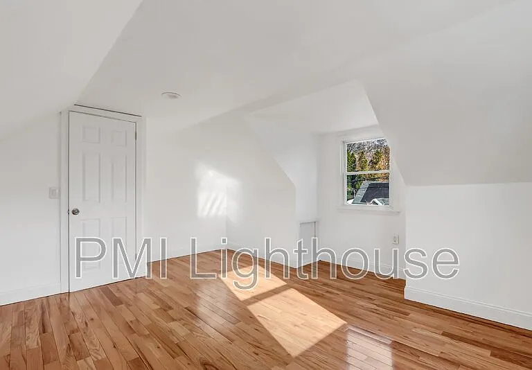 25 Thorney Ave — Photo 17