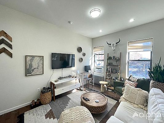 1st image of 339 1st Ave APT 4