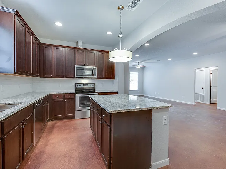 2538 S University Dr — Photo 6