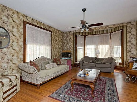 3rd image of 41 Bell Way