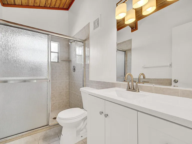 100 Sparrow Dr #13 — Photo 22