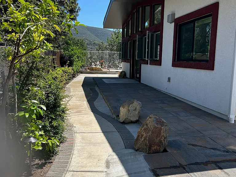 Beautiful Walkway and Patio!
