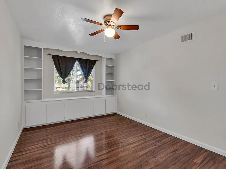 58 Fountainhead Ct — Photo 15