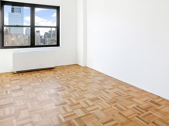 5th image of 2039 Broadway #33H