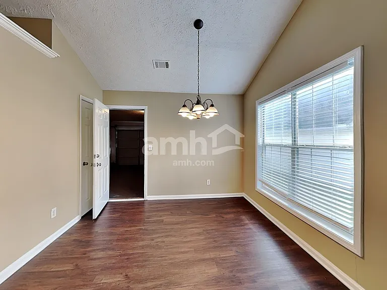 1545 Maple Pointe Ct — Photo 4