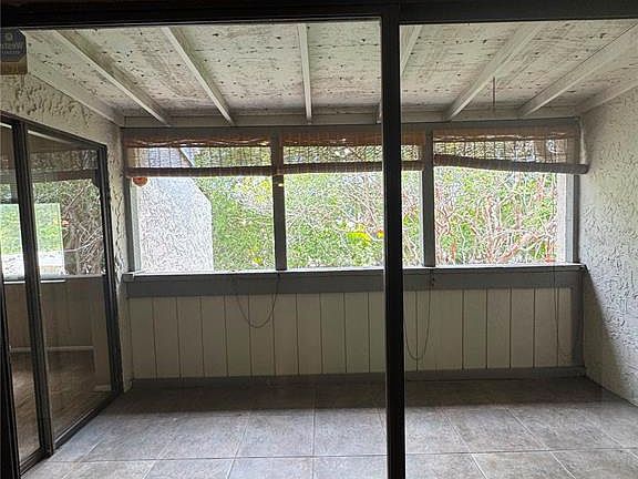 3rd image of 5359 Vineland Rd #2