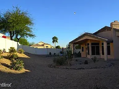 3 bed, 2.5 bath, 2422 sqft, $2,700 — Photo 3