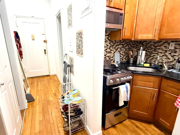 321 East 66th Street image 1 of 5