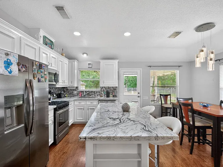 1017 Pin Oak Dr — Photo 10
