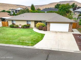 5203 Tumac Dr, Yakima, WA 98901