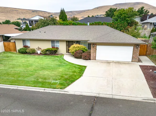 5203 Tumac Dr, Yakima, WA 98901