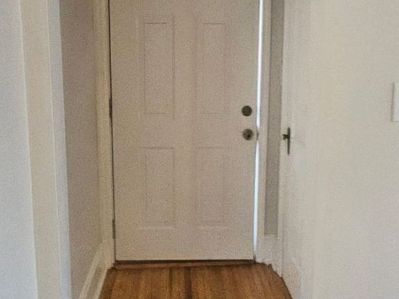 3rd image of 908 Lakewood Ave