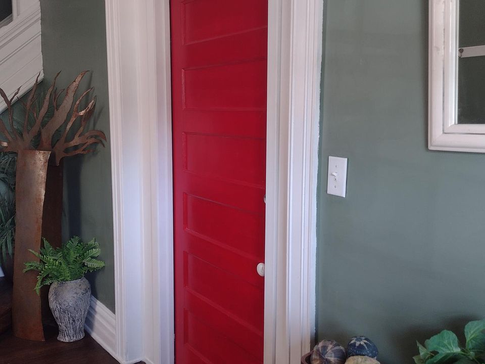 1st image of 103 Victoria St N #1