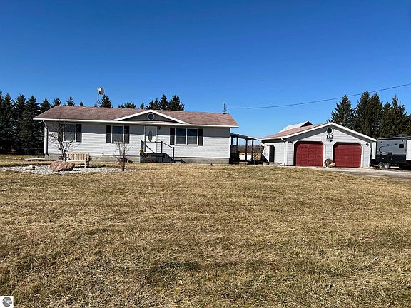 2nd image of 10613 N Bagley Rd