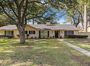 1701 Smallwood Dr, Longview, TX 75601