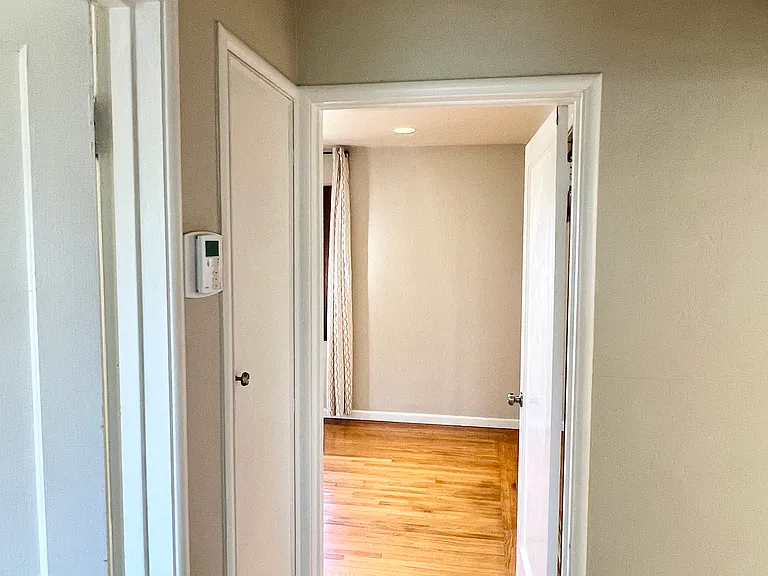 2436 Parkwood Dr — Photo 10