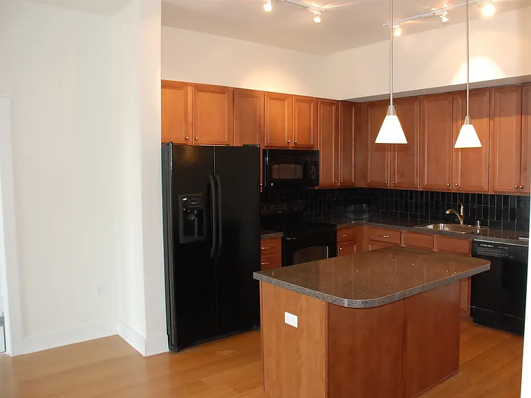 535 S Upper St #223 — Photo 8