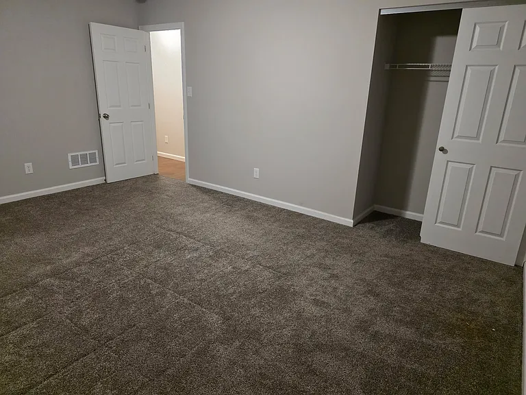 1215 Cliff Dr — Photo 7