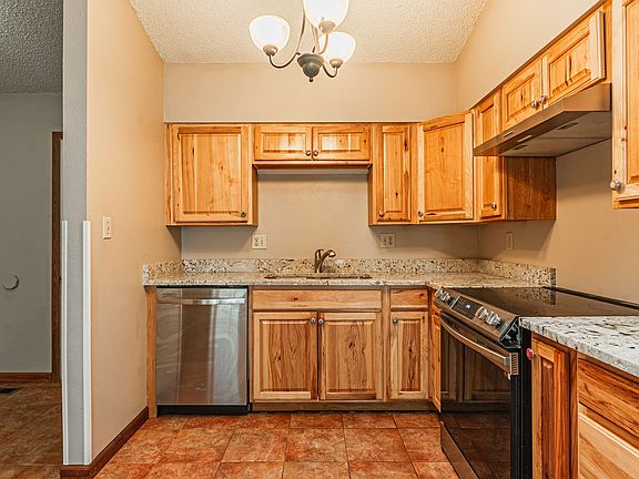 5th image of 2960 Mirage Dr