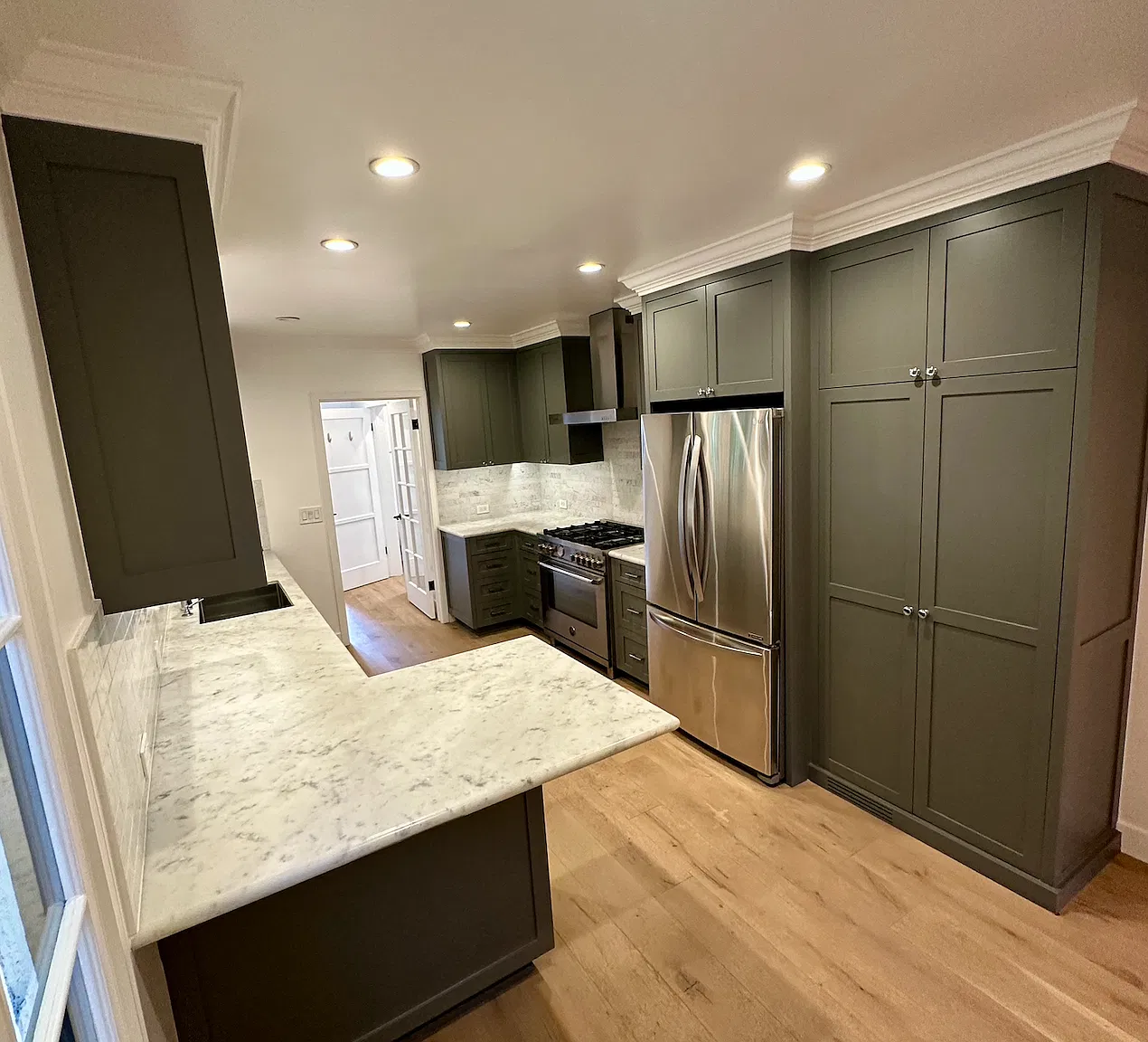 3 bed, 2.5 bath, 1900 sqft, $7,500 — Photo 4