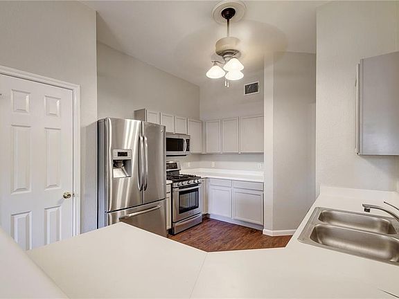 5th image of 7509 Spivey Dr