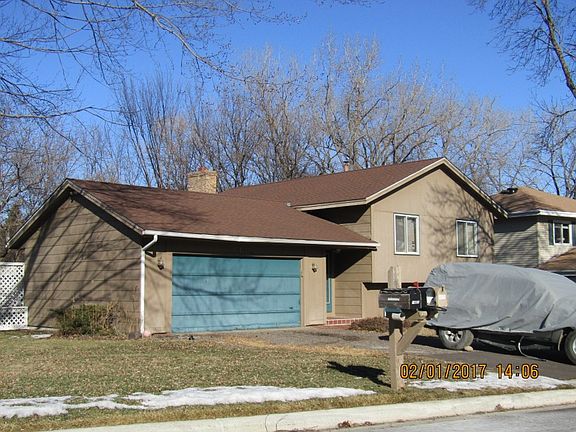 3rd image of 6416 Edgemont Cir N