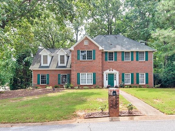2nd image of 340 Falcon Creek Dr