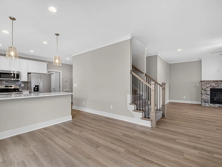 104 Thornberry Rd — Photo 10