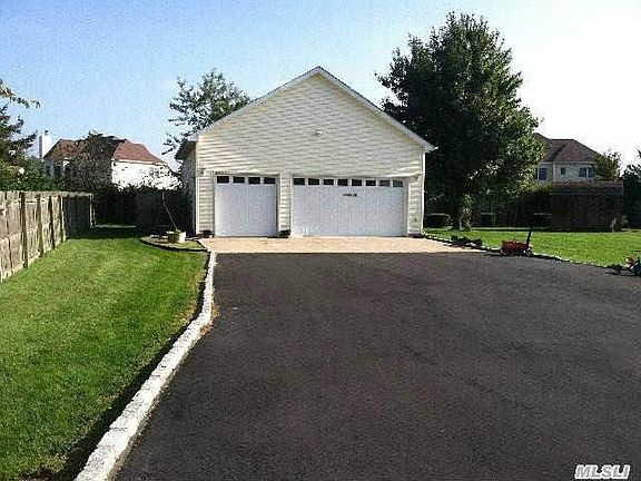 5th image of 193 Williams Way S
