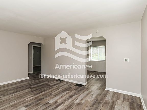 1349073_005_living_room_4.jpg