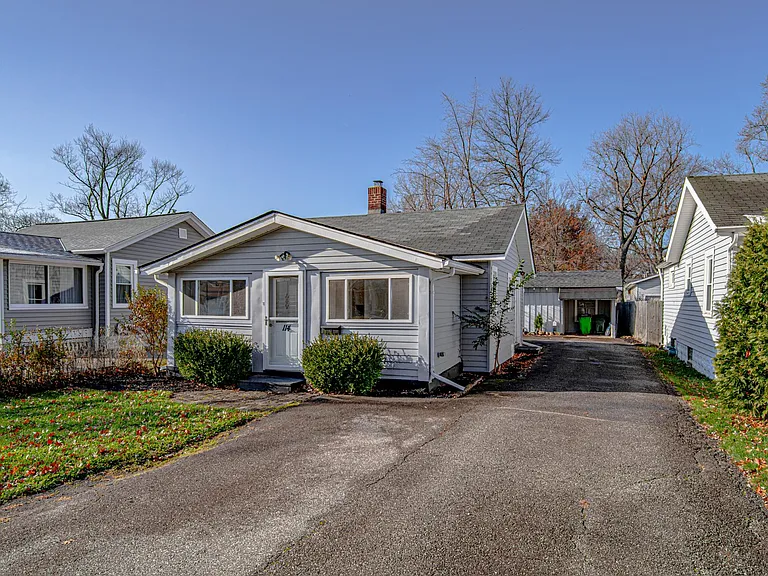 114 Mull Ave — Photo 2