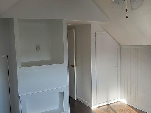 3rd image of 276 N Beverly Ave