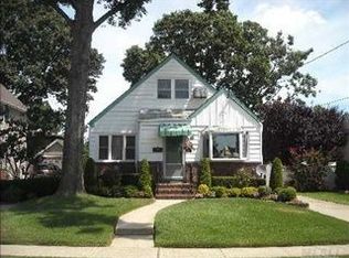 21 E Euclid St, Valley Stream, NY 11580