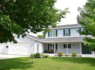 609 Greenhaven Ln NE, Owatonna, MN 55060