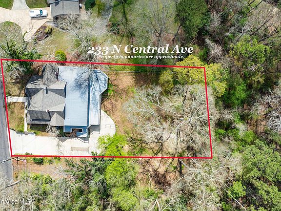 2nd image of 233 N Central Ave