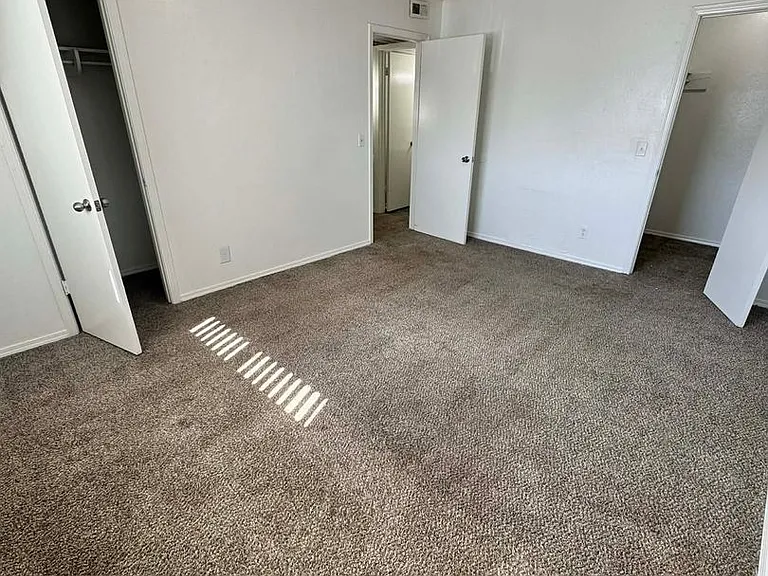 Summerplace Apartments — Photo 31