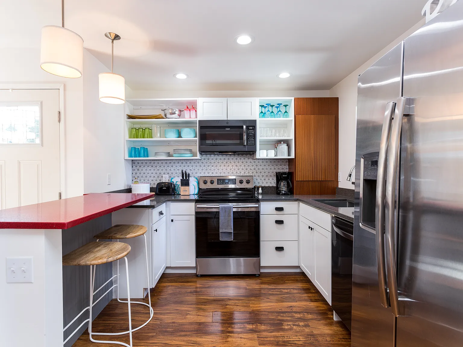 8293 Beach Way Dr — Photo 3